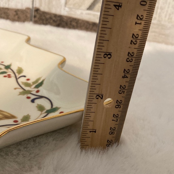 Mikasa Cream Porcelain Tree Dish - Picture 9 of 9